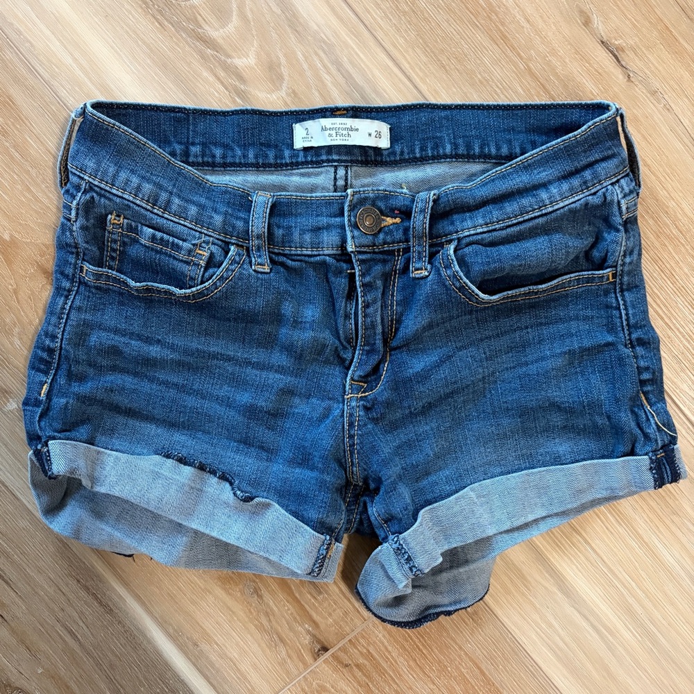 Abercrombie and Fitch cut off Jean shorts